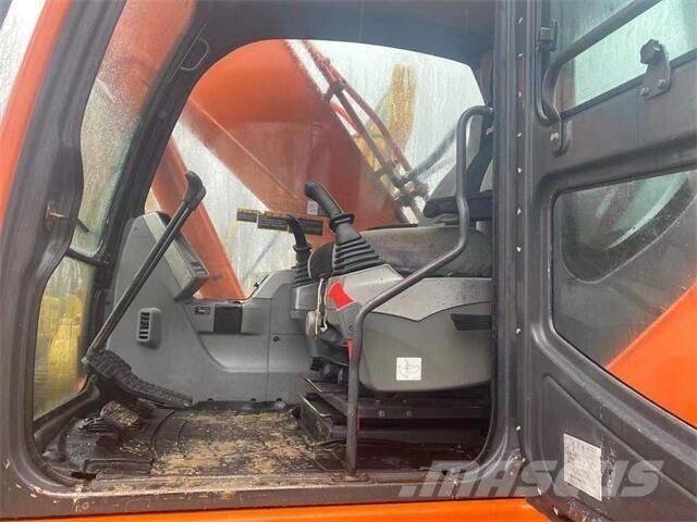 Doosan DX300 Гусеничные экскаваторы