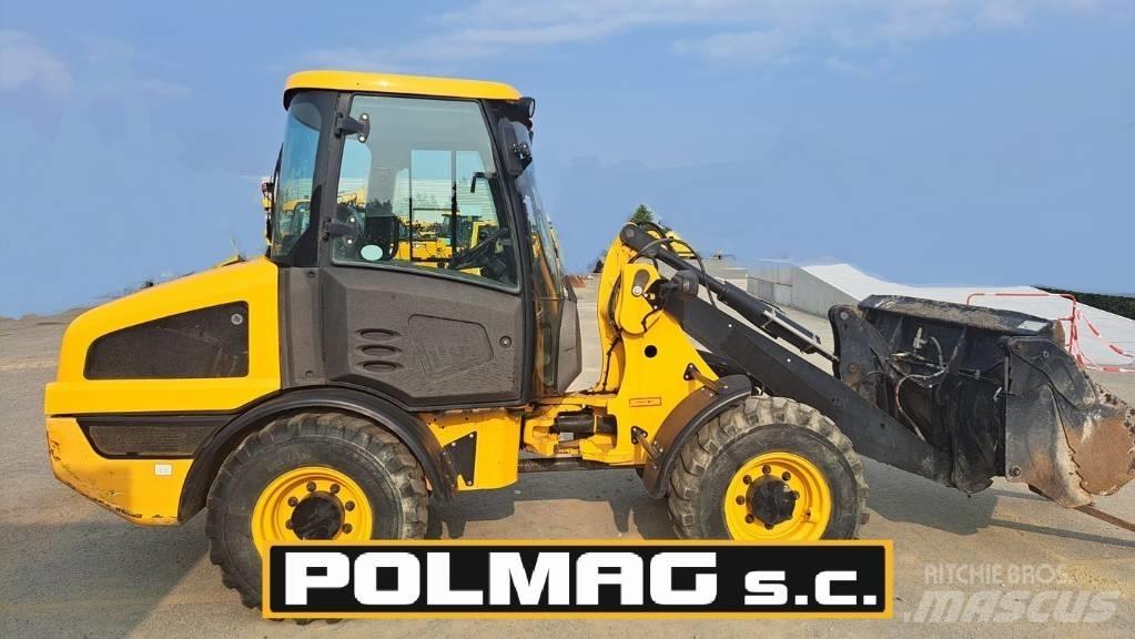 JCB 406 Фронтальные погрузчики