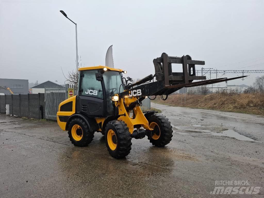 JCB 406 Фронтальные погрузчики