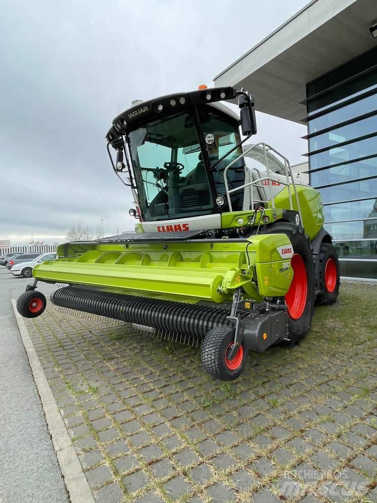 CLAAS Jaguar 960 Самоходные кормоуборочные комбайны