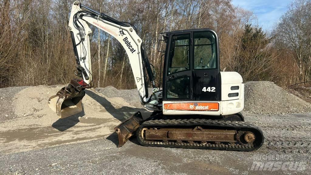 Bobcat 442 B Малые экскаваторы 7т-12т