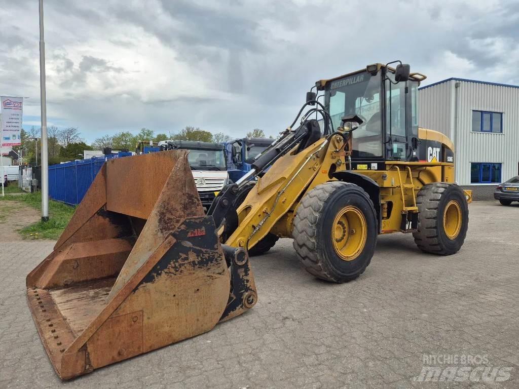 CAT 930G Фронтальные погрузчики