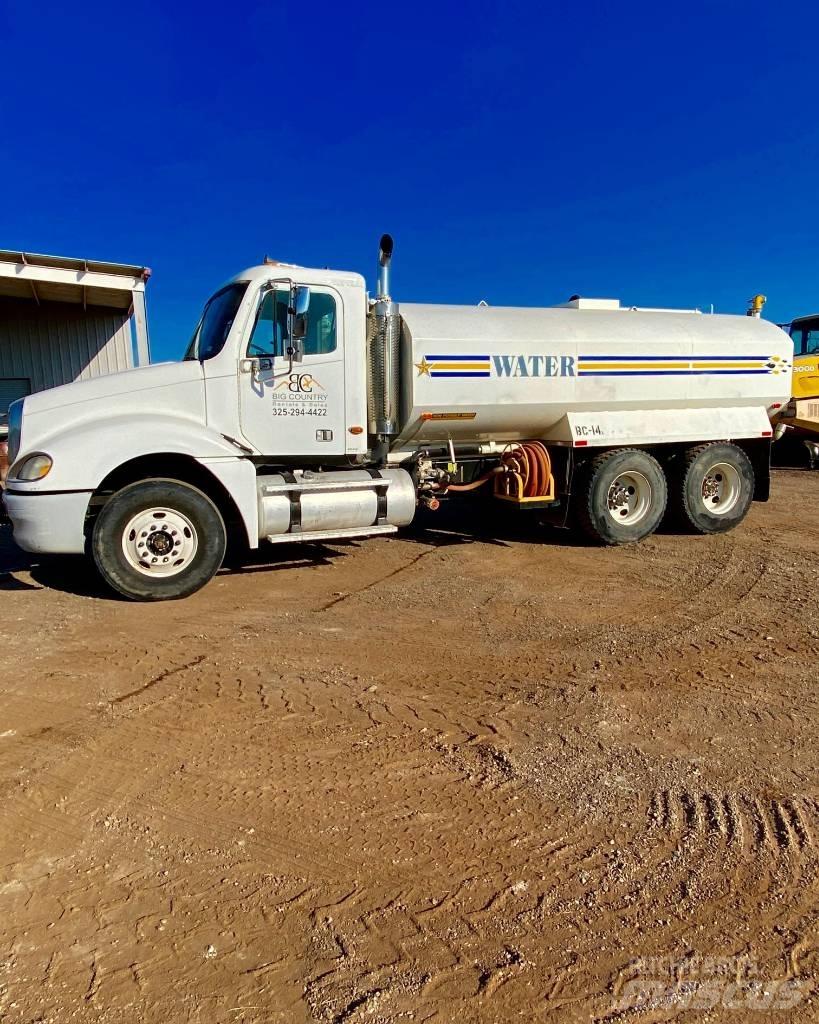 Freightliner CL120 Поливочные машины