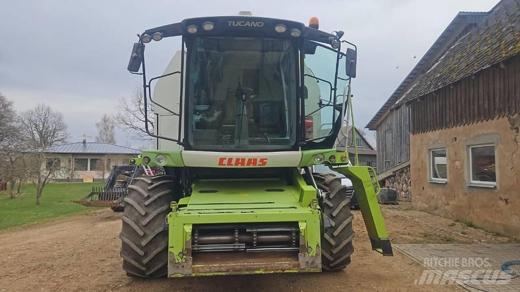 CLAAS Tucano 440 Зерноуборочные комбайны
