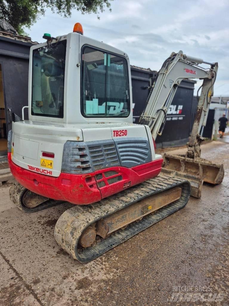 Takeuchi TB 250 Мини-экскаваторы