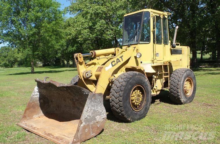 CAT 926 E Фронтальные погрузчики