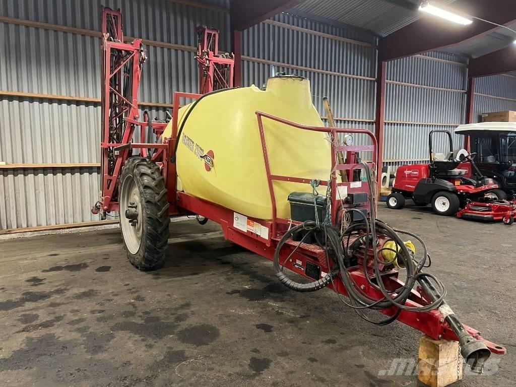 Hardi Ranger 2500 Прицепные опрыскиватели