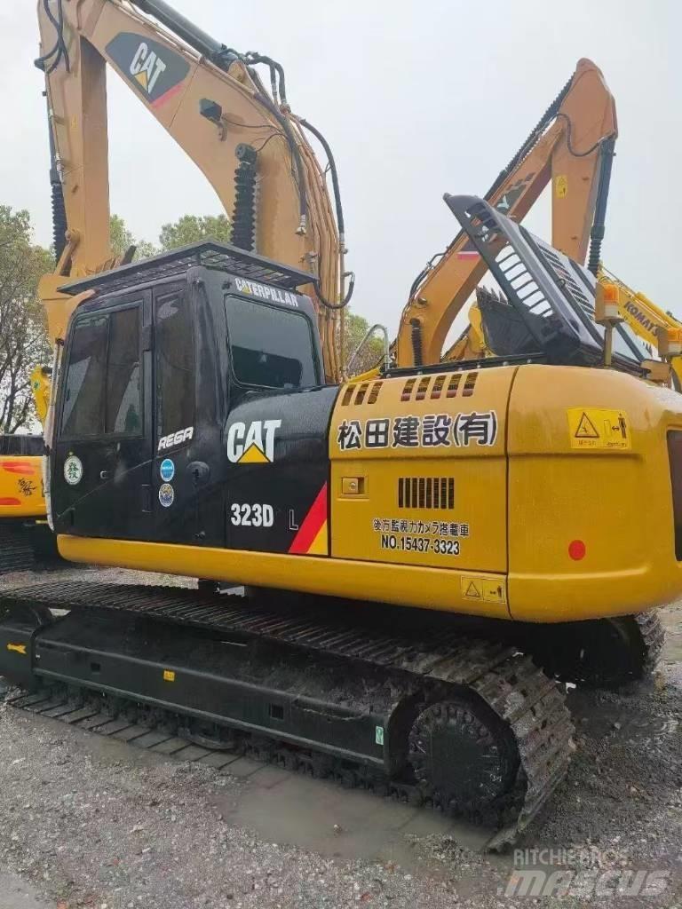 CAT 323D2 Гусеничные экскаваторы