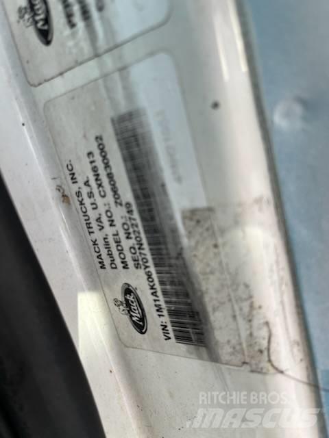 Mack CXN613 Седельные тягачи
