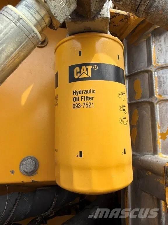 CAT 320CL Гусеничные экскаваторы