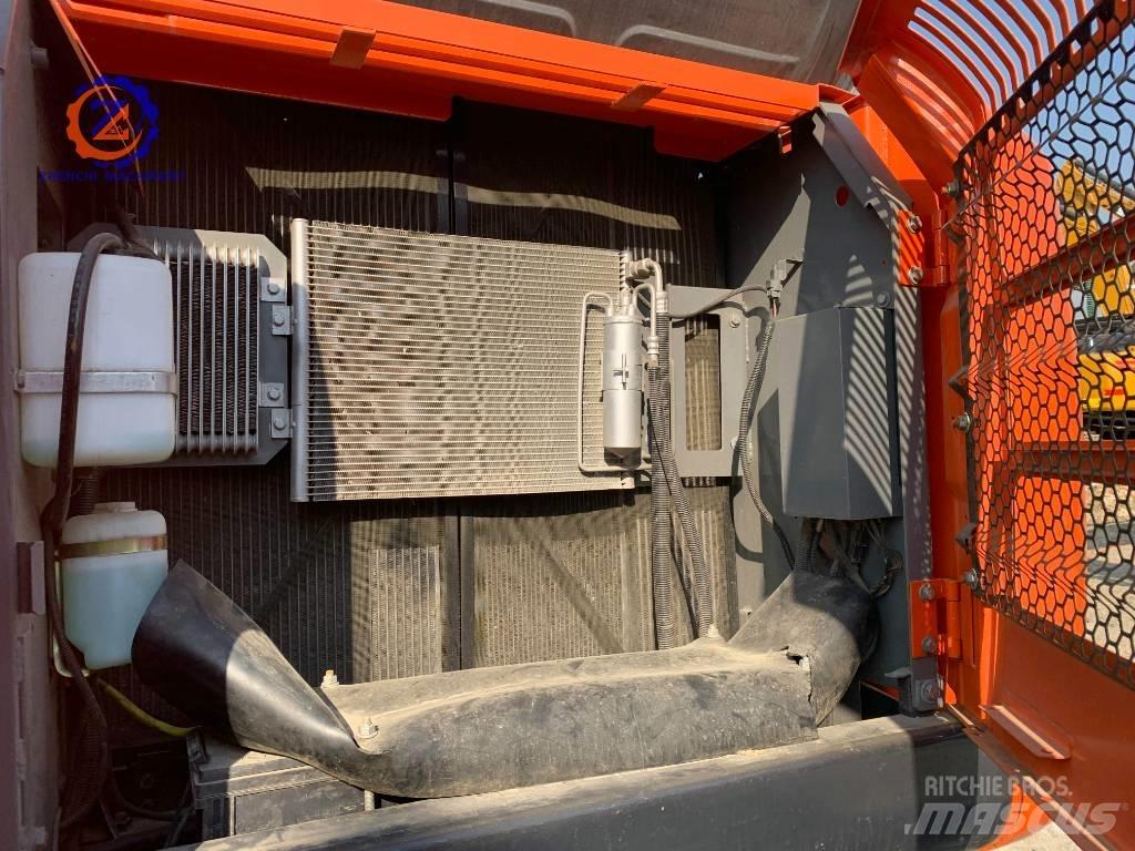 Hitachi ZX 240 Гусеничные экскаваторы