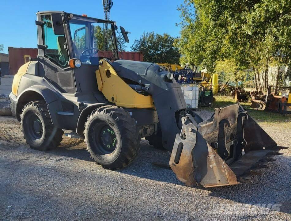 Mecalac AS 700 Фронтальные погрузчики