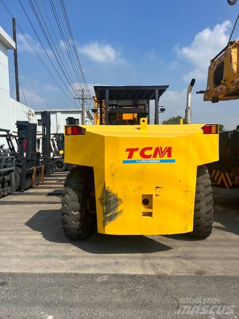 TCM FD250 Телескопические погрузчики