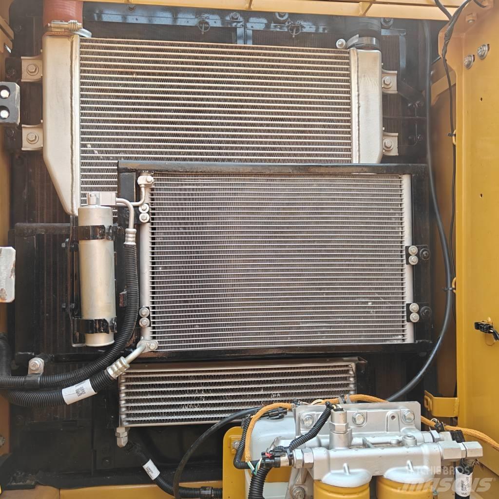 CAT 320D2L Гусеничные экскаваторы