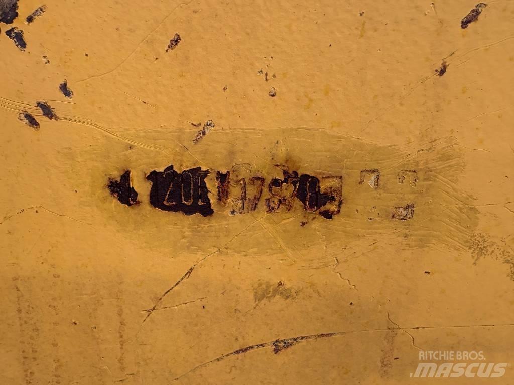 Volvo L 120 E Фронтальные погрузчики