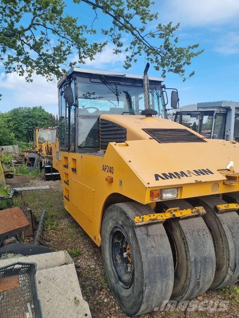 Ammann AP 240 Пневматические катки