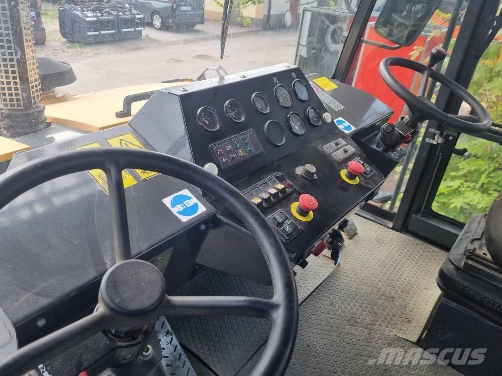 Ammann AP 240 Пневматические катки
