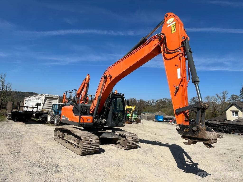 Doosan DX 225 Гусеничные экскаваторы
