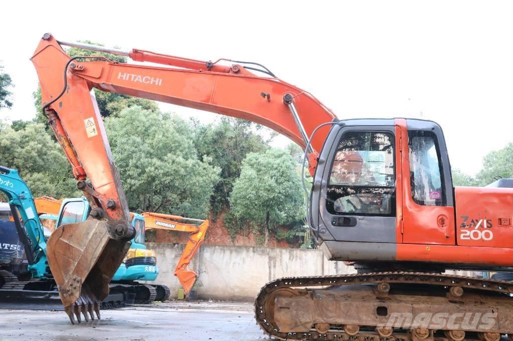 Hitachi ZX 200 LC-3 Гусеничные экскаваторы