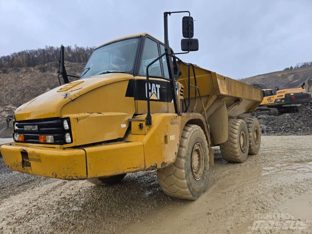 CAT 730 Шарнирно-сочленённые самосвалы
