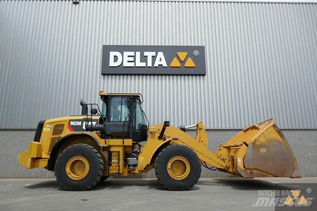 CAT 962M Фронтальные погрузчики