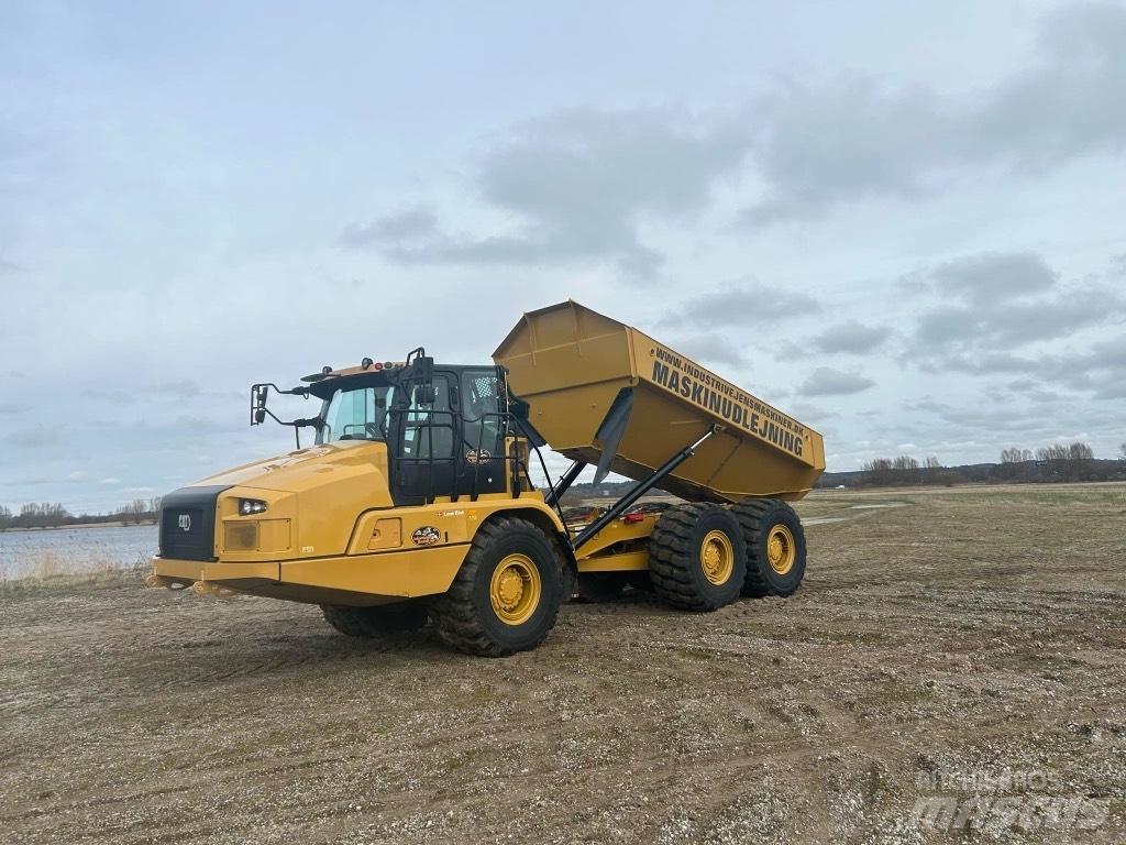 CAT 730 C Шарнирно-сочленённые самосвалы