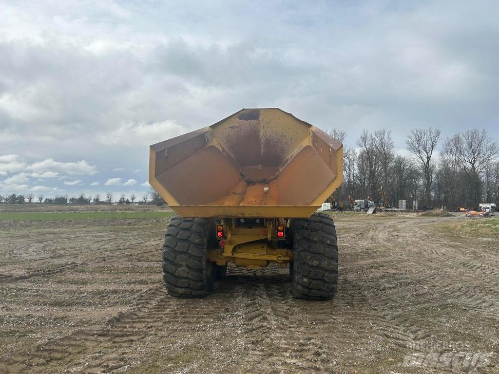CAT 730 C Шарнирно-сочленённые самосвалы