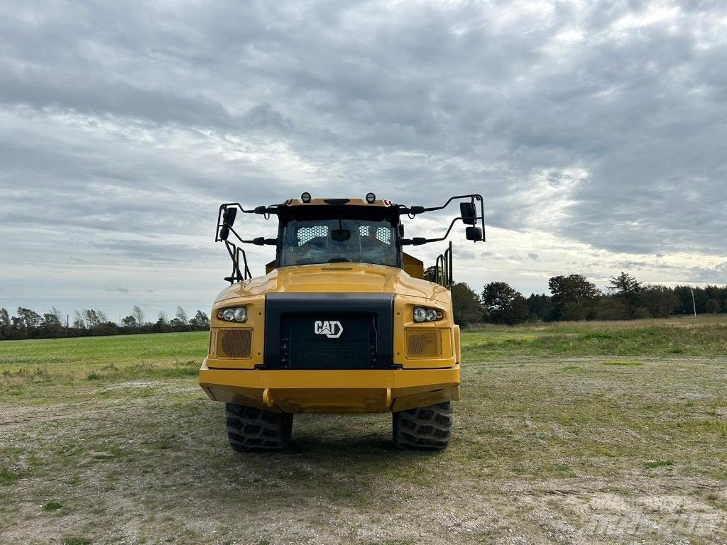 CAT 730 C Шарнирно-сочленённые самосвалы