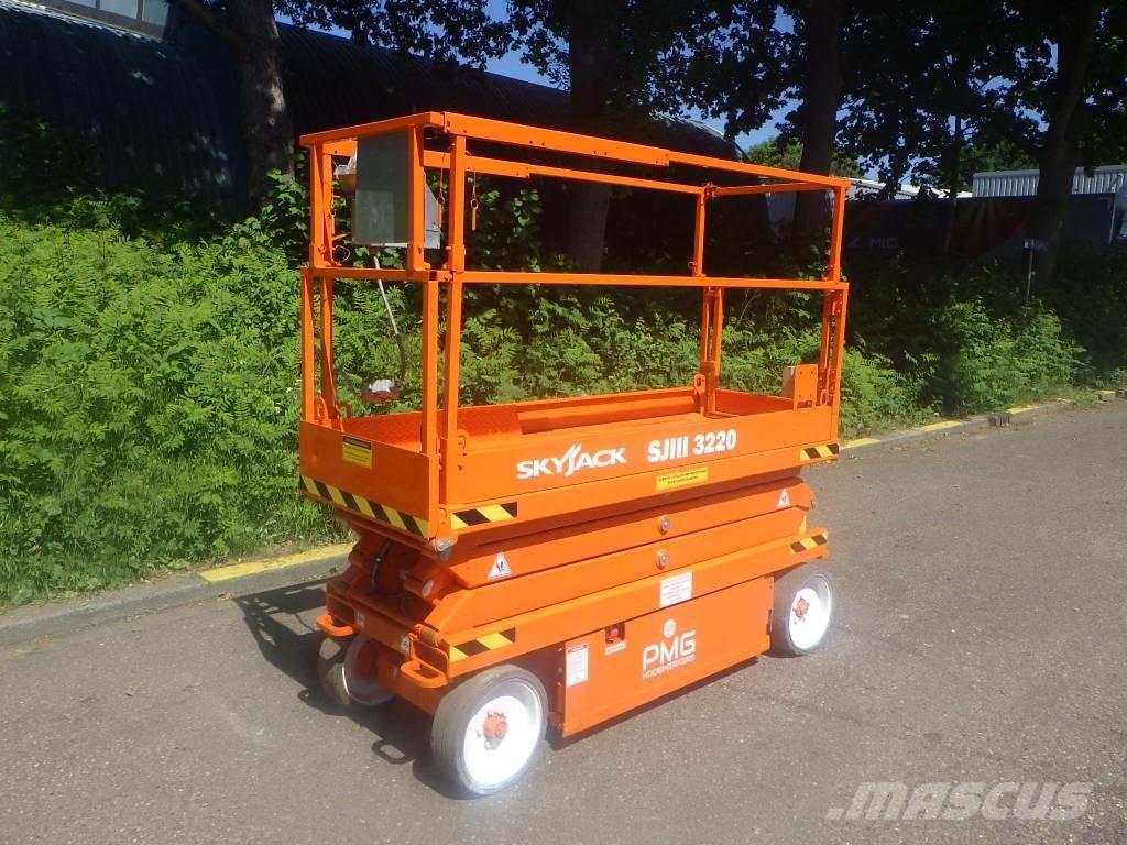 SkyJack SJ3220 Ножничные подъемники