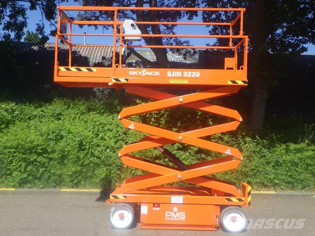 SkyJack SJ3220 Ножничные подъемники