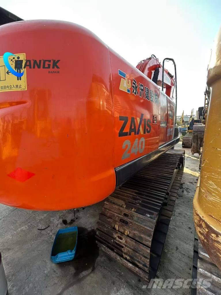 Hitachi ZX 240 Гусеничные экскаваторы