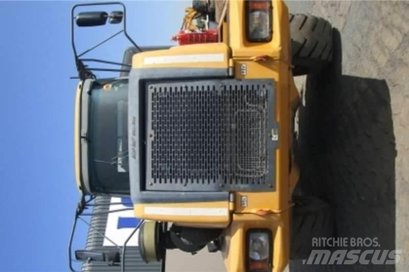 Bell B30D Шарнирно-сочленённые самосвалы