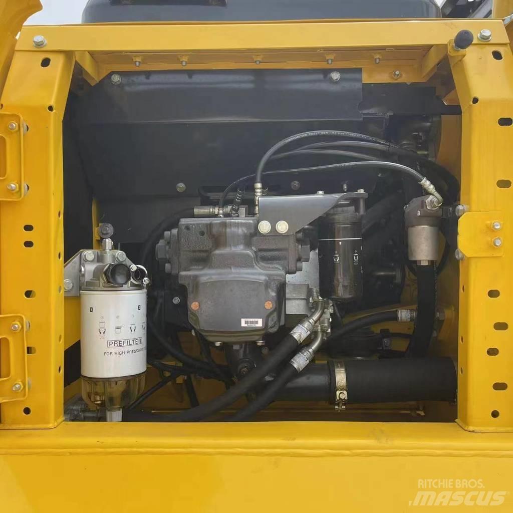 Komatsu PC200 Гусеничные экскаваторы