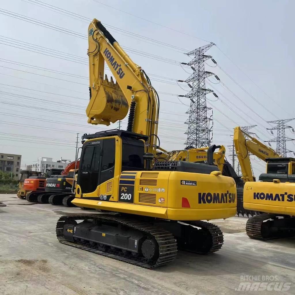 Komatsu PC200 Гусеничные экскаваторы