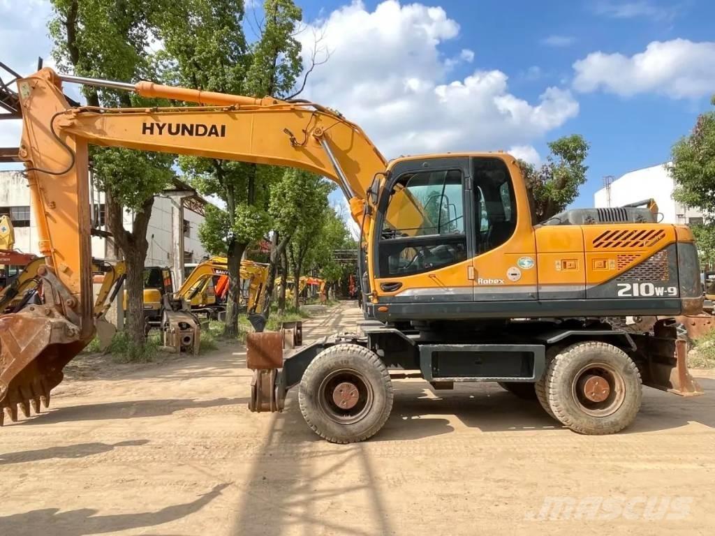 Hyundai R210W-9 Колёсные экскаваторы