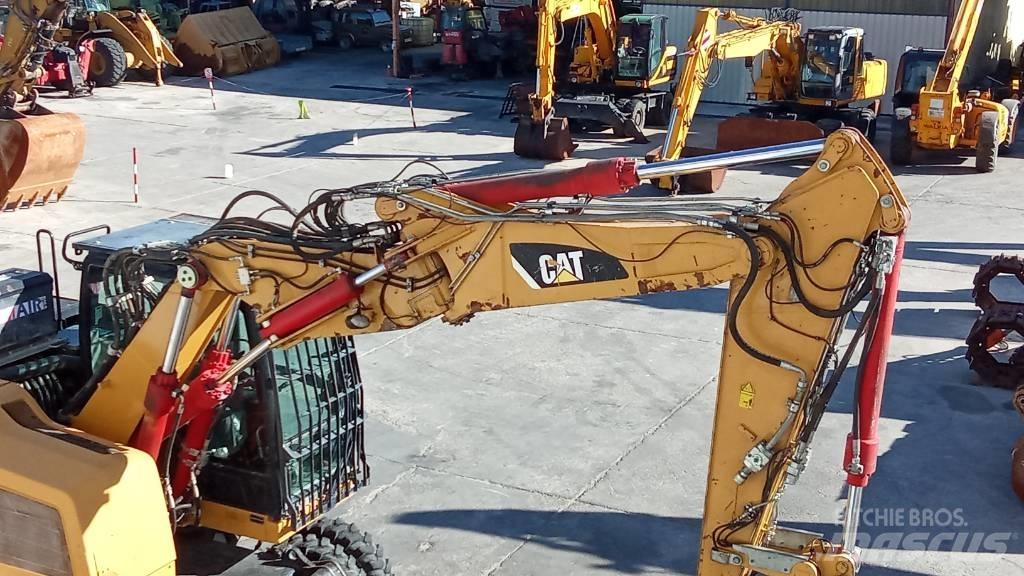 CAT M318F Колёсные экскаваторы