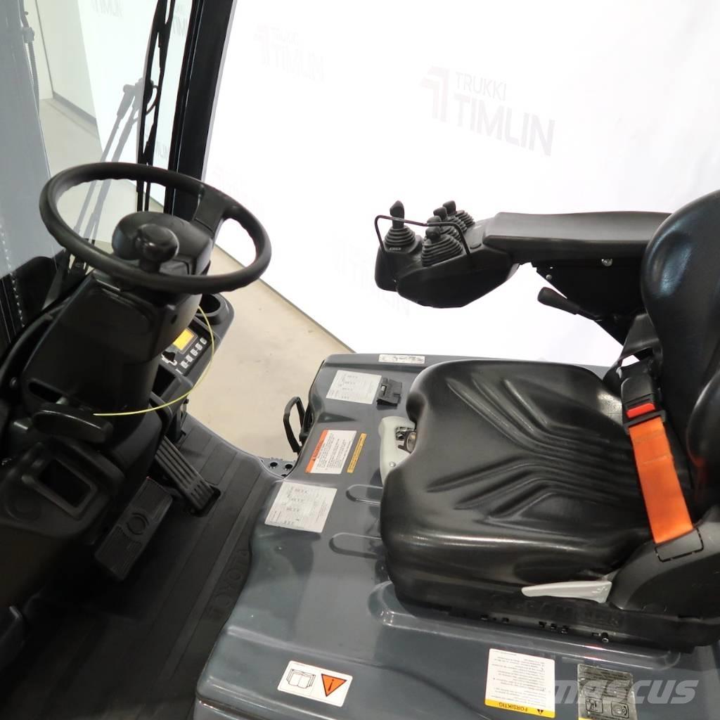 Toyota 8FBEK18T Электропогрузчики