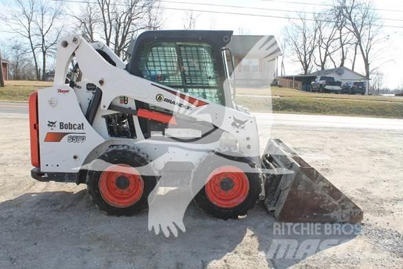 Bobcat S590 Мини-погрузчики