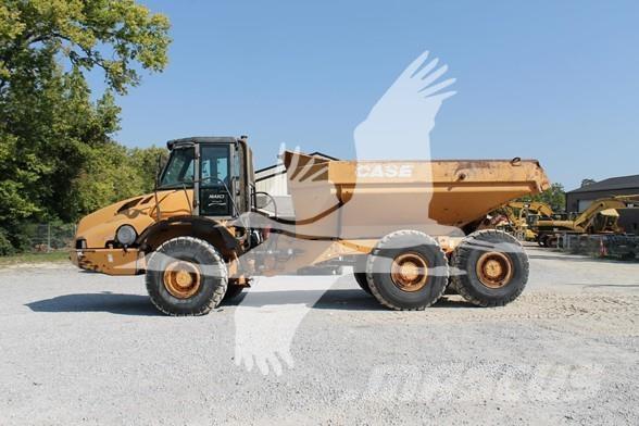 CASE 330B Шарнирно-сочленённые самосвалы