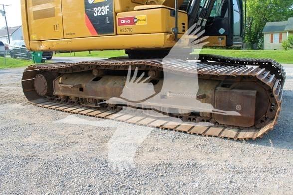 CAT 323FL Гусеничные экскаваторы