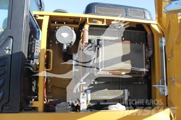 CAT 323FL Гусеничные экскаваторы