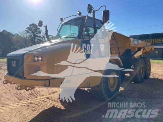 CAT 725C2 Шарнирно-сочленённые самосвалы