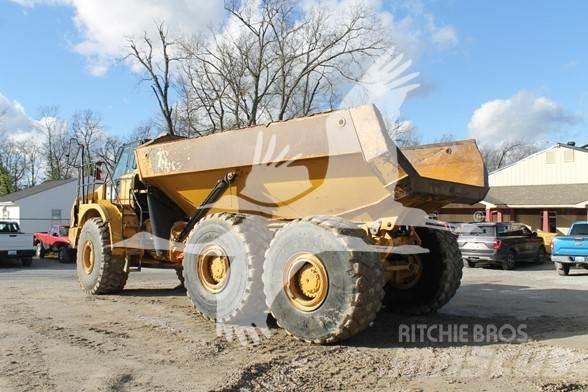 CAT 745C Шарнирно-сочленённые самосвалы