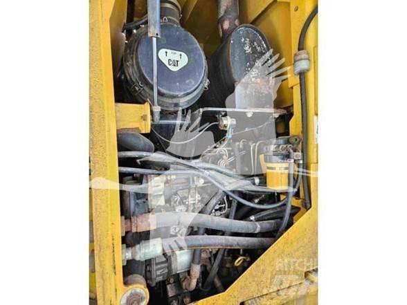 CAT 924G Фронтальные погрузчики