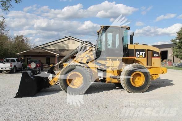 CAT 930G Фронтальные погрузчики