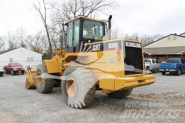 CAT 938F Фронтальные погрузчики