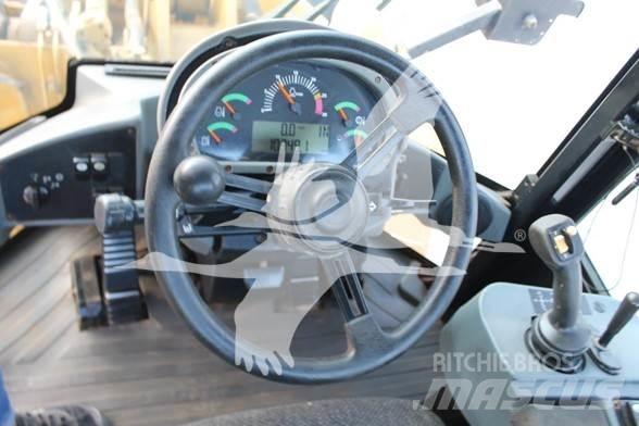 CAT 938H Фронтальные погрузчики