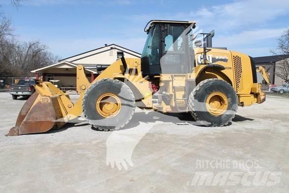 CAT 950M Фронтальные погрузчики