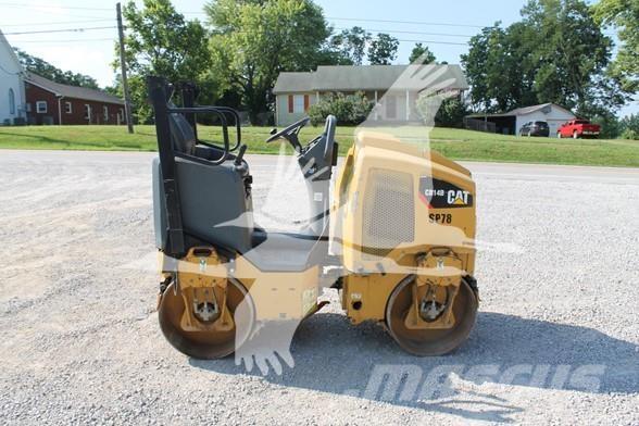 CAT CB14B Грунтовые катки