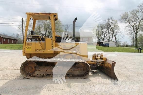 CAT D3C III Гусеничные бульдозеры